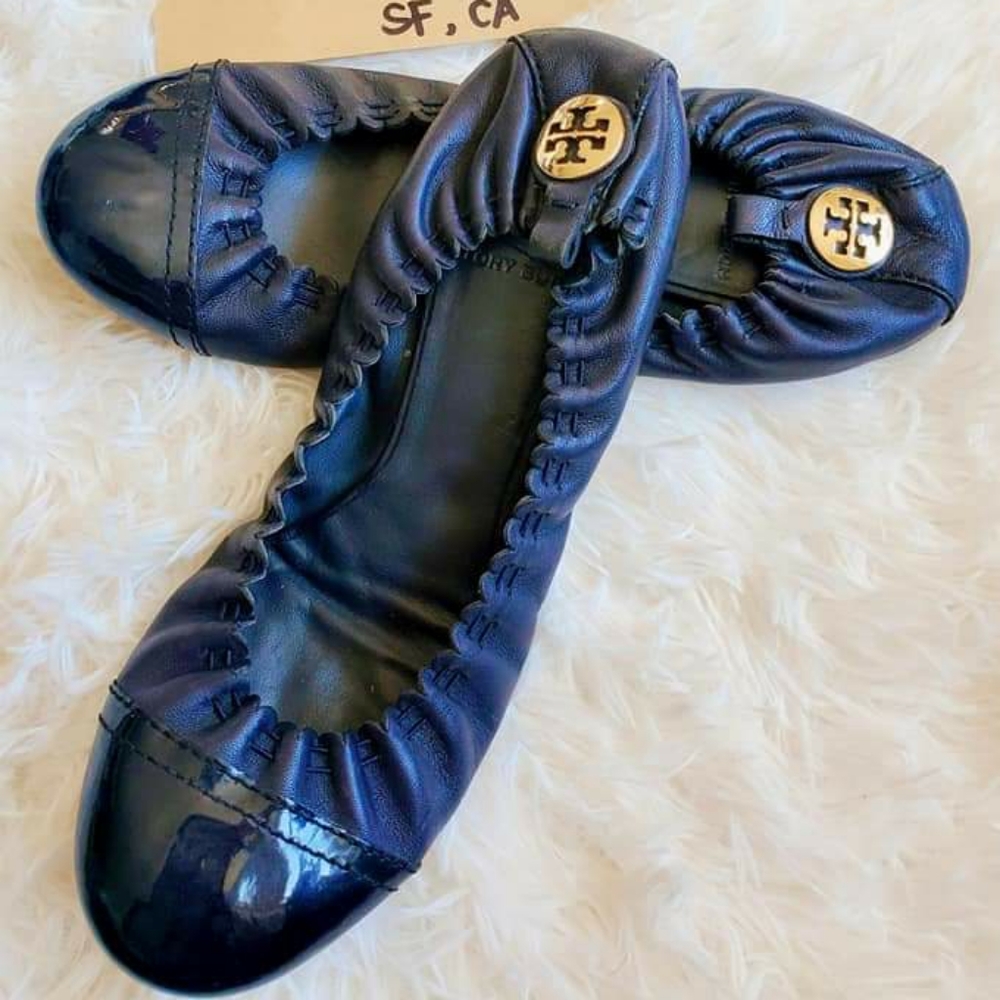 Gorgeous Tory Burch Navy Flats sz 6 Woman